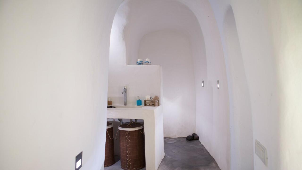 Oia, Finikia Cave House Villa ภายนอก รูปภาพ